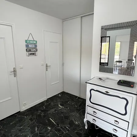 Belle Arboree, Climatise, Piscine, A 500m De La Sainte-Maxime