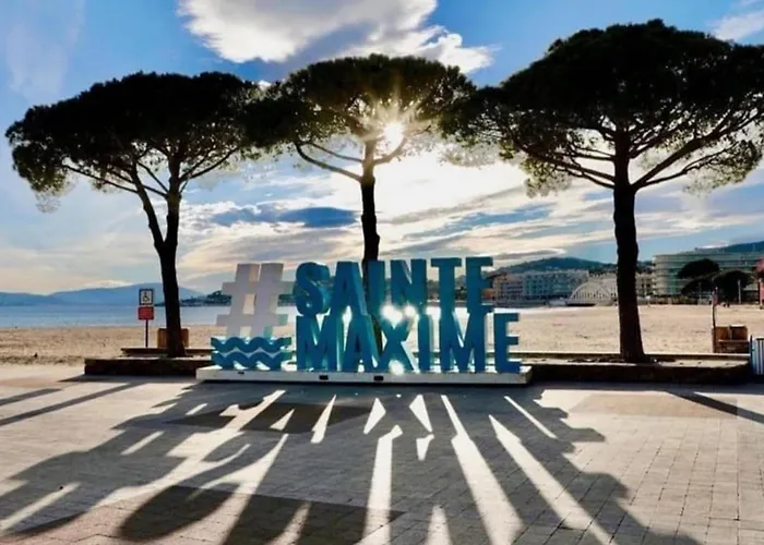 Belle Résidence Arborée, Climatisé, Piscine, à 500m De La Sainte-Maxime